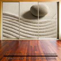 Kamień i piasek - dekoracja na szafę