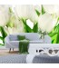 Fototapeta białe tulipany - aranżacja w salonie