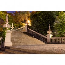 Fototapeta schody nocą na wzgórzu Montjuic w Barcelonie