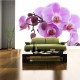 Aranżacja salonu z fototapetą o motywie orchidei