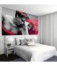 Fototapeta do sypialni z motywem kobiety z czerwonym szalem