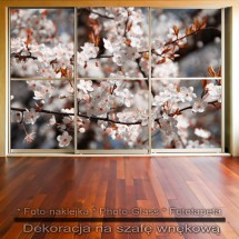 Gałązka kwiatów - dekoracja na szafę